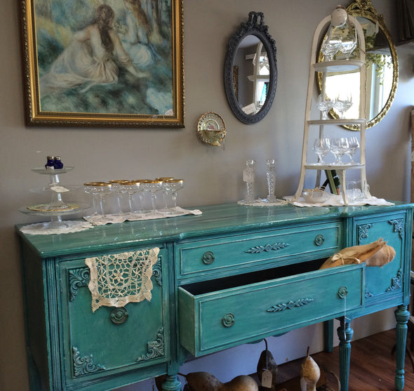 Narcissus Buffet with Unicorn SPiT - Serendipity House LLC